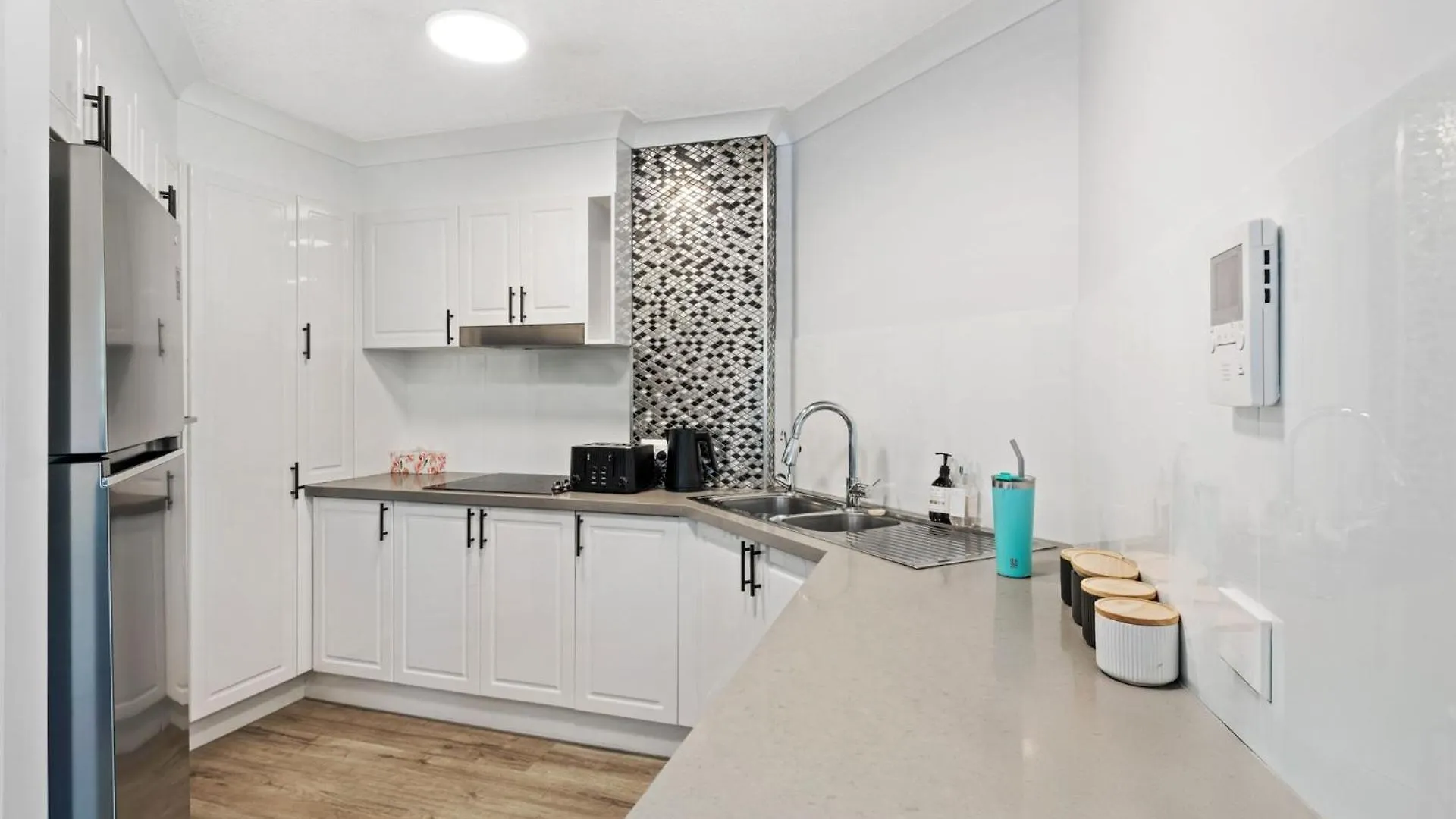 4 Bedroom Apartment In Amazing Riverdance, In The Heart Of מולולאבה אוסטרליה